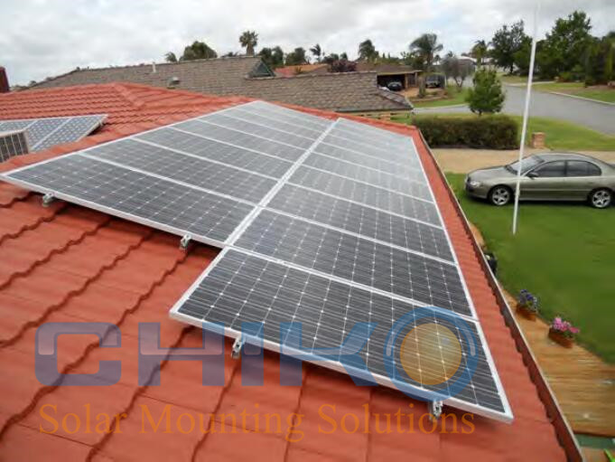 solar panel bracket for pitched tile roof