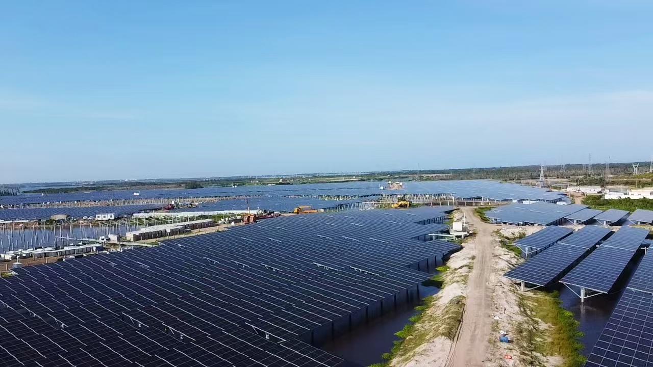 Chiko Solar's 120MW Fishery-Photovoltaic Complementary Project Launched in Wenchang, Hainan, with High-Efficiency Mounting Systems Setting a New Benchmark for Green Energy