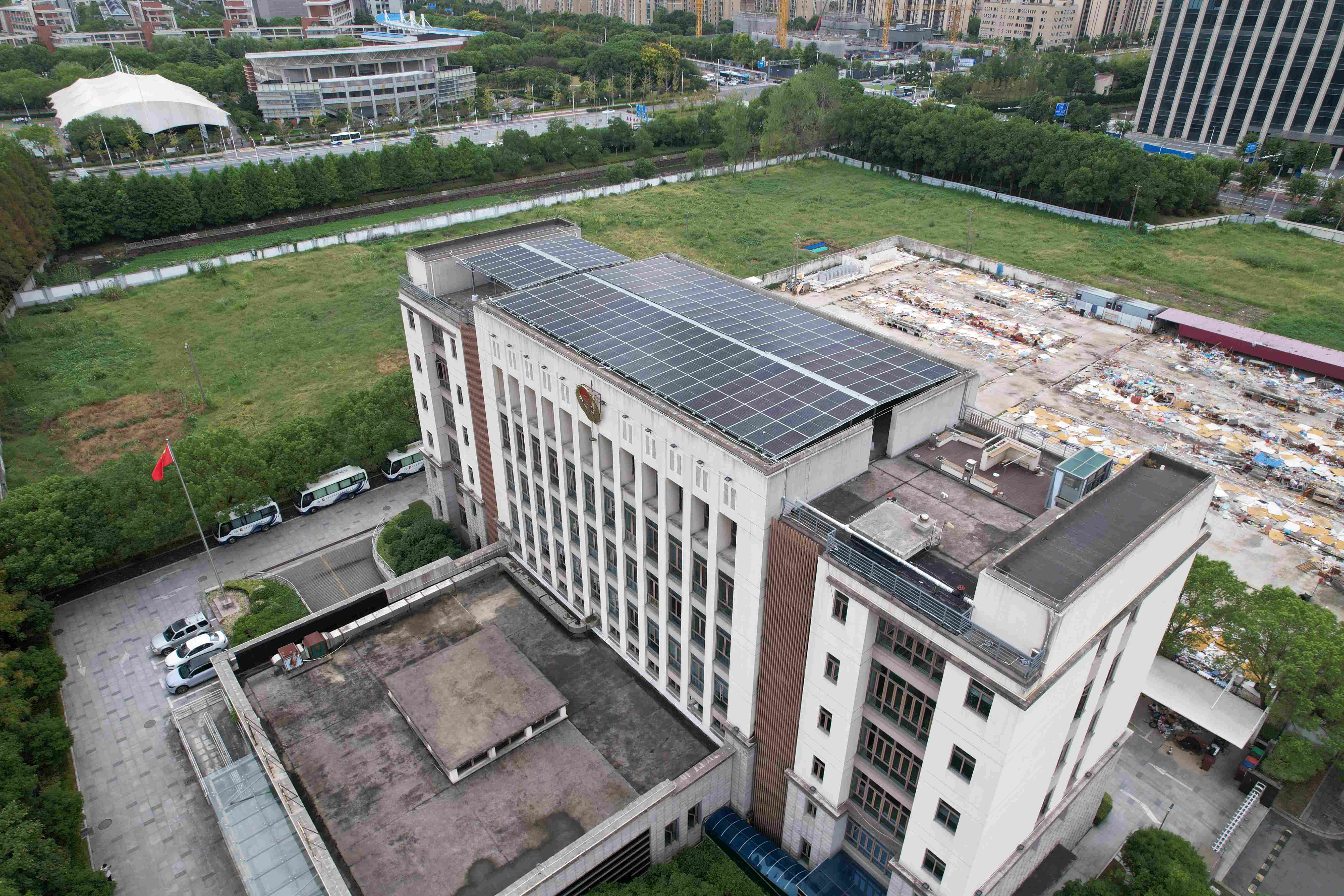 Green National Gateway, Zero-Carbon Pioneer! Fengxian Customs Integrated PV-ESS-Charging Demonstration Project Officially Connected to the Grid!