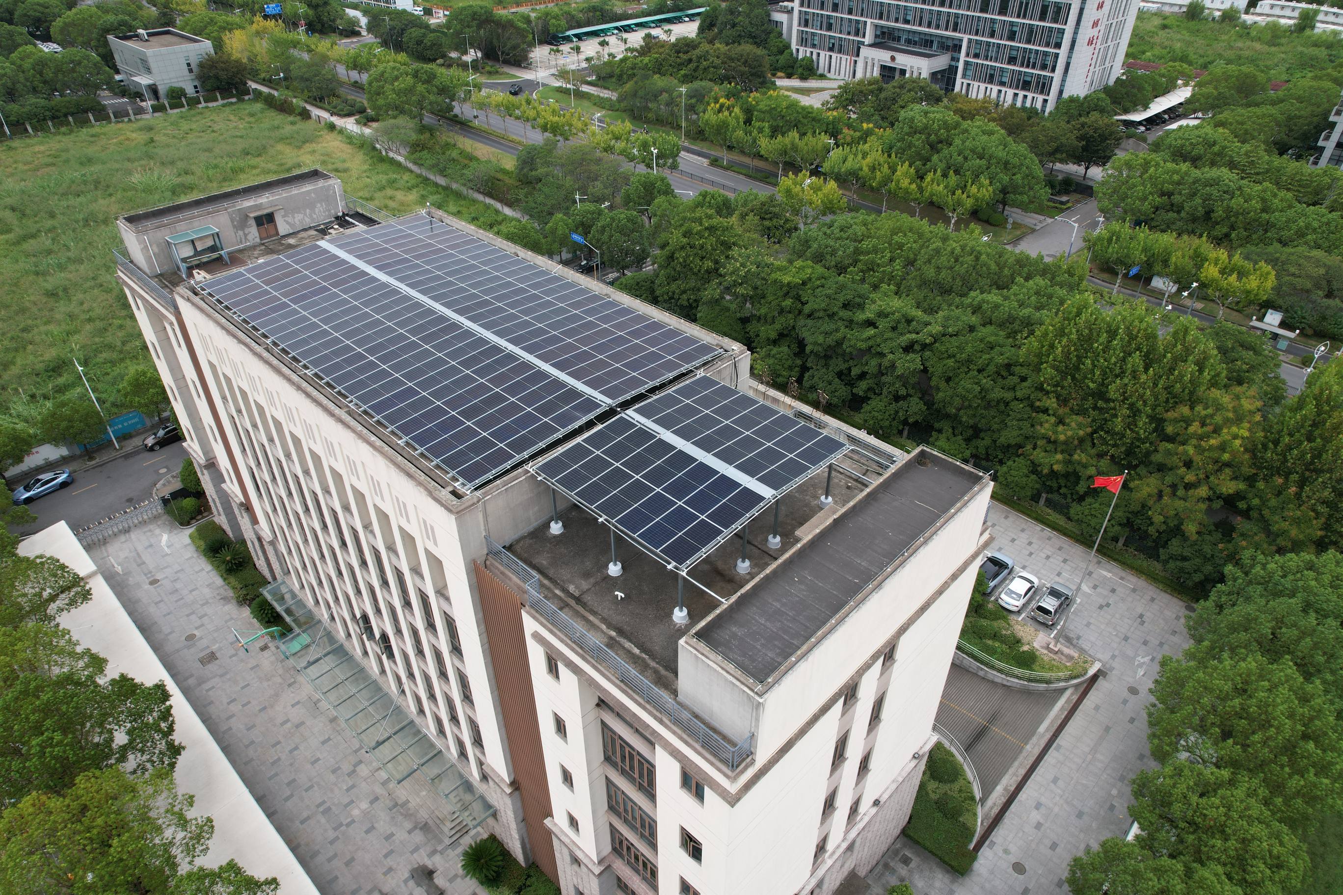 Green National Gateway, Zero-Carbon Pioneer! Fengxian Customs Integrated PV-ESS-Charging Demonstration Project Officially Connected to the Grid!