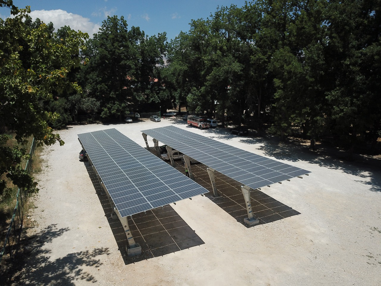 New trends in the future: the wide application of photovoltaic support carports